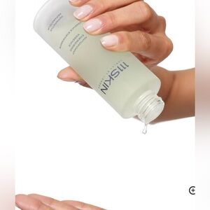 111 SKIN ANTIOXIDANT ENERGIZING ESSENCE - BRAND NEW in the box!
